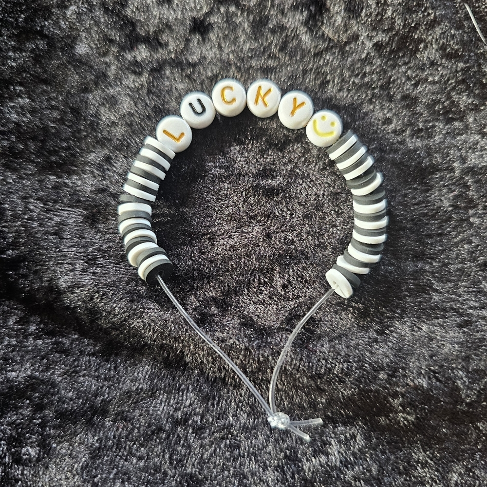 LUCKY BRACELET CO. stretchy string